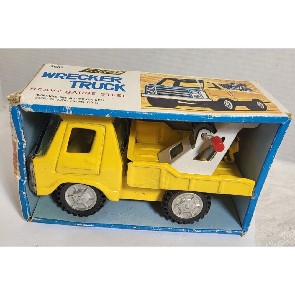WRECKER TRUCK  Clover Fat Cat Heavy Gauge Pressed Steel Metal Toy 60s 70s IN BOX